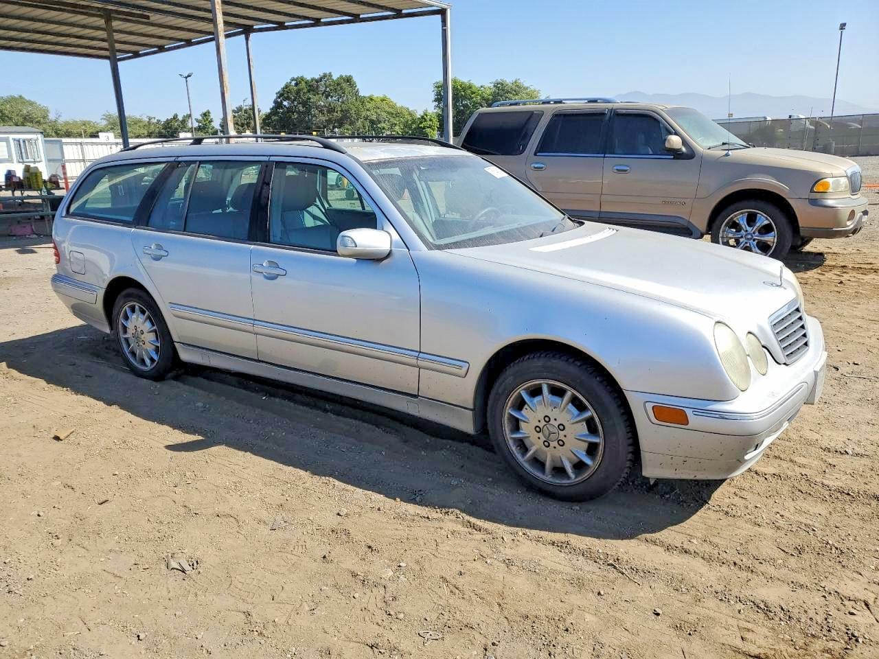 2001 Mercedes-Benz E 320 - Фото 4