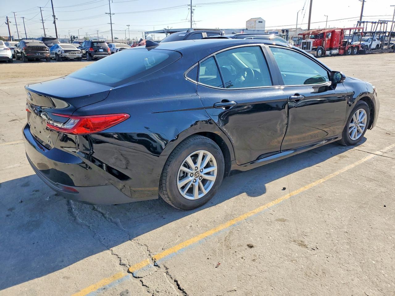 2025 Toyota Camry Le - Фото 3