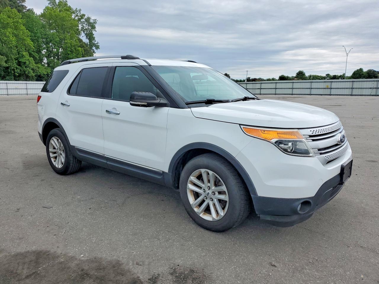 2015 Ford Explorer Xlt - Image 4