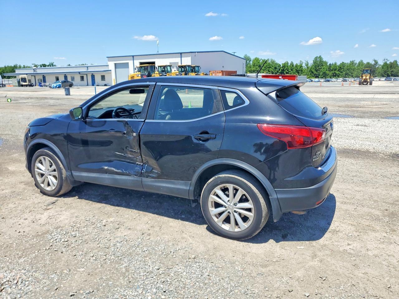 2017 Nissan Rogue Sport S - Image 2