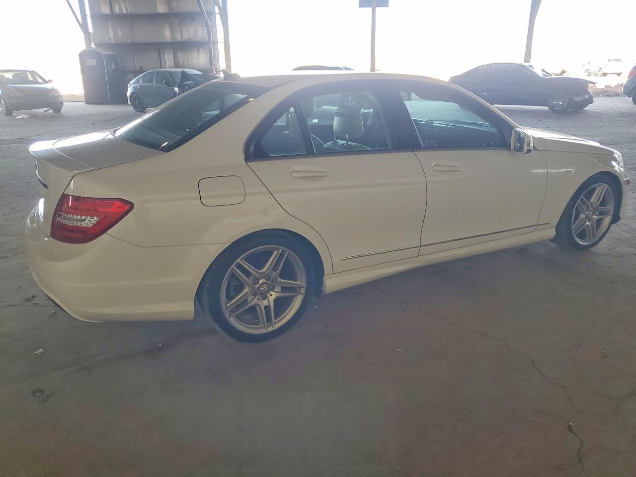 2013 Mercedes-Benz C 250 - Фото 3