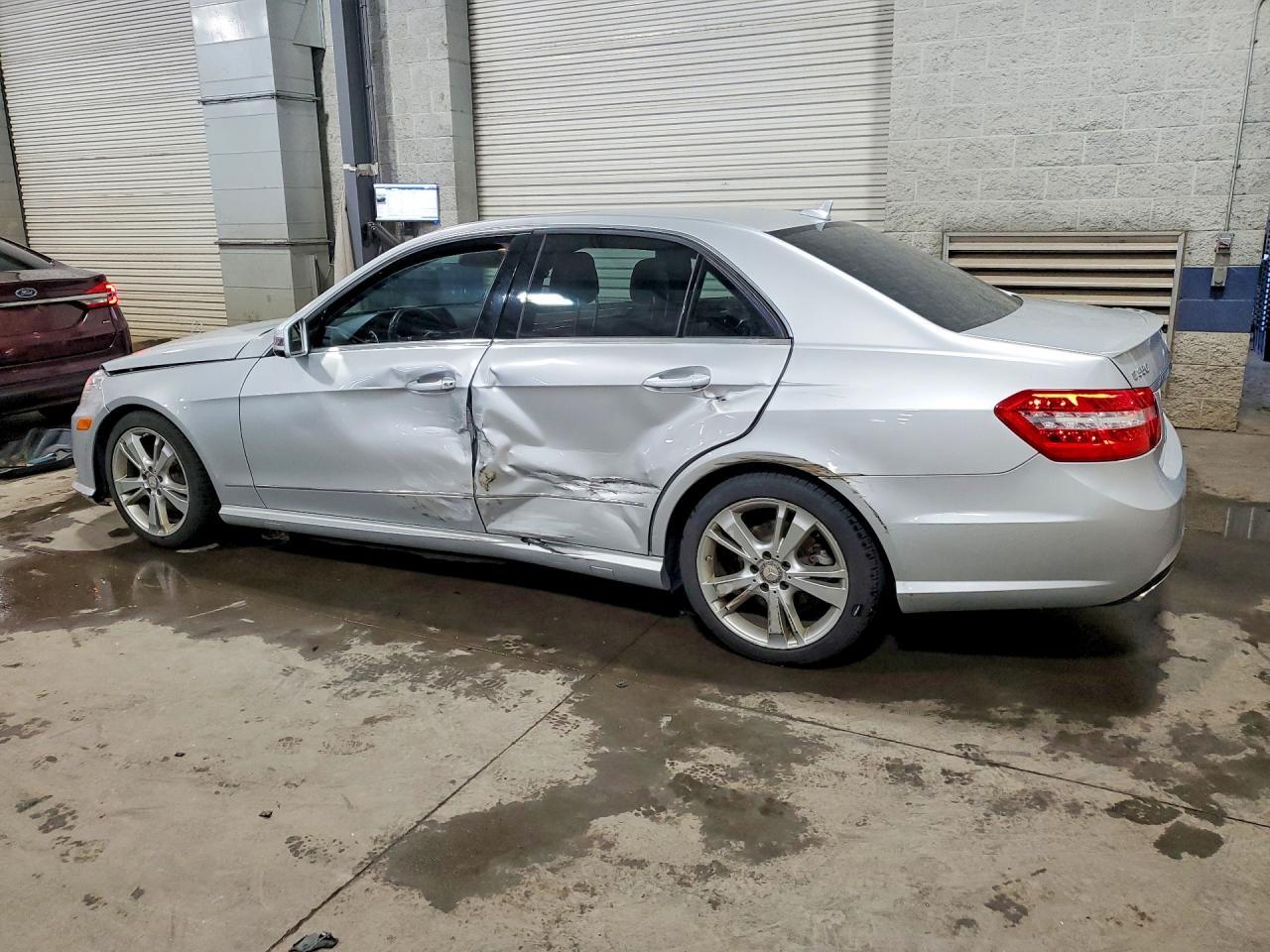 2013 Mercedes-Benz E 350 4Matic - Фото 2