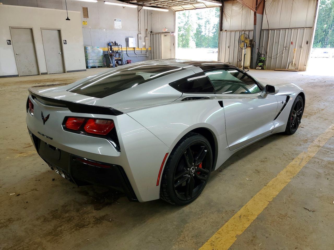 2015 Chevrolet Corvette Stingray 2Lt - Image 3
