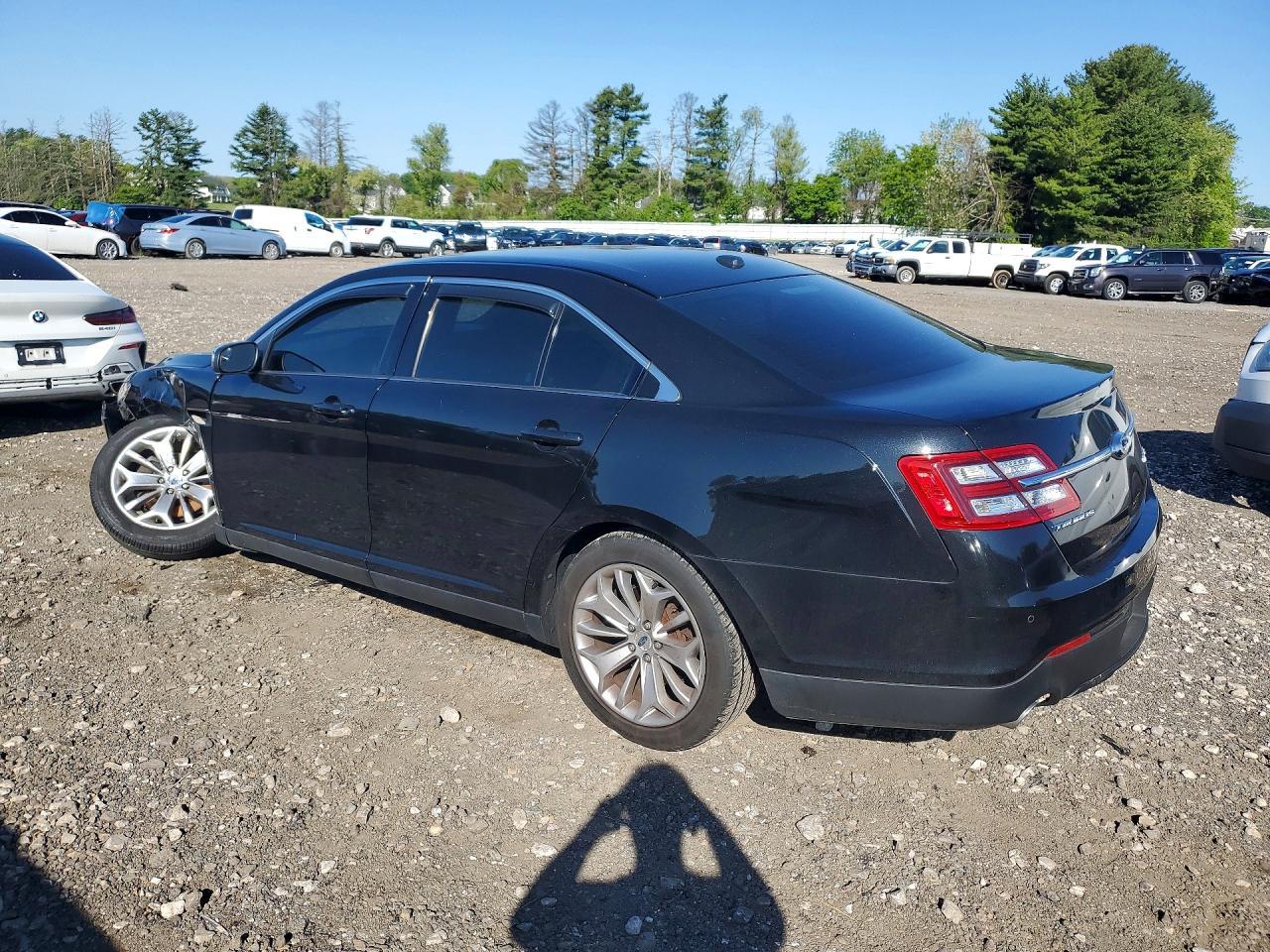 2015 Ford Taurus Limited - Фото 2