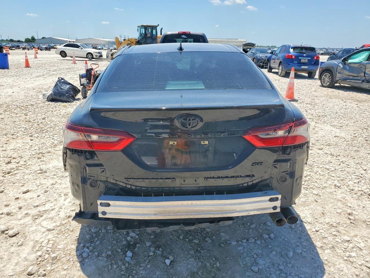 2023 Toyota Camry Se - Фото 6