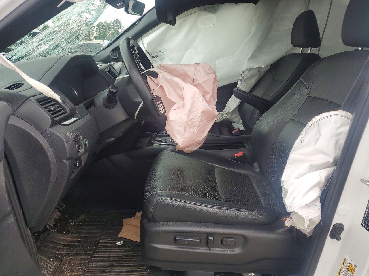 2019 Honda Passport Touring - Image 7