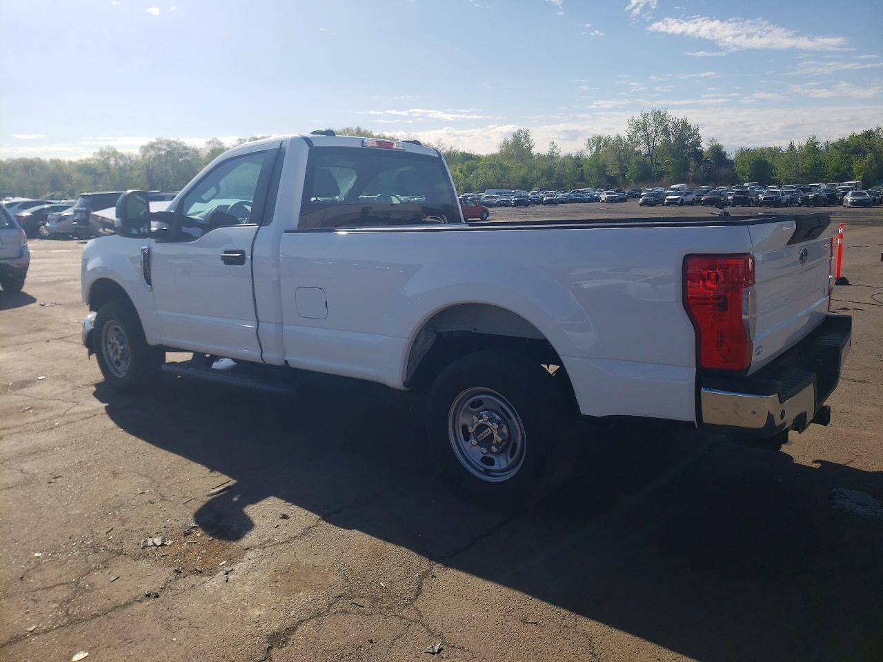 2022 Ford F250 Super Duty - Image 2