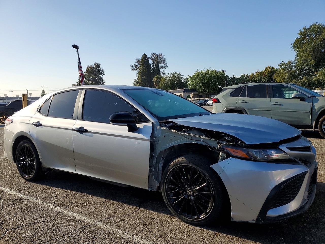 2021 Toyota Camry Se Nightshade - Фото 4