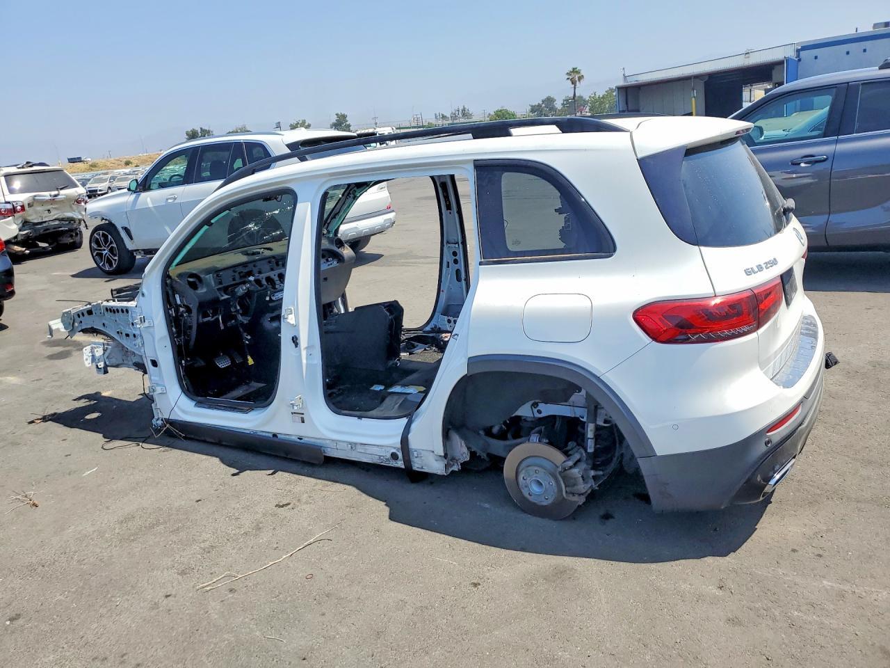 2021 Mercedes-Benz Glb 250 - Фото 2
