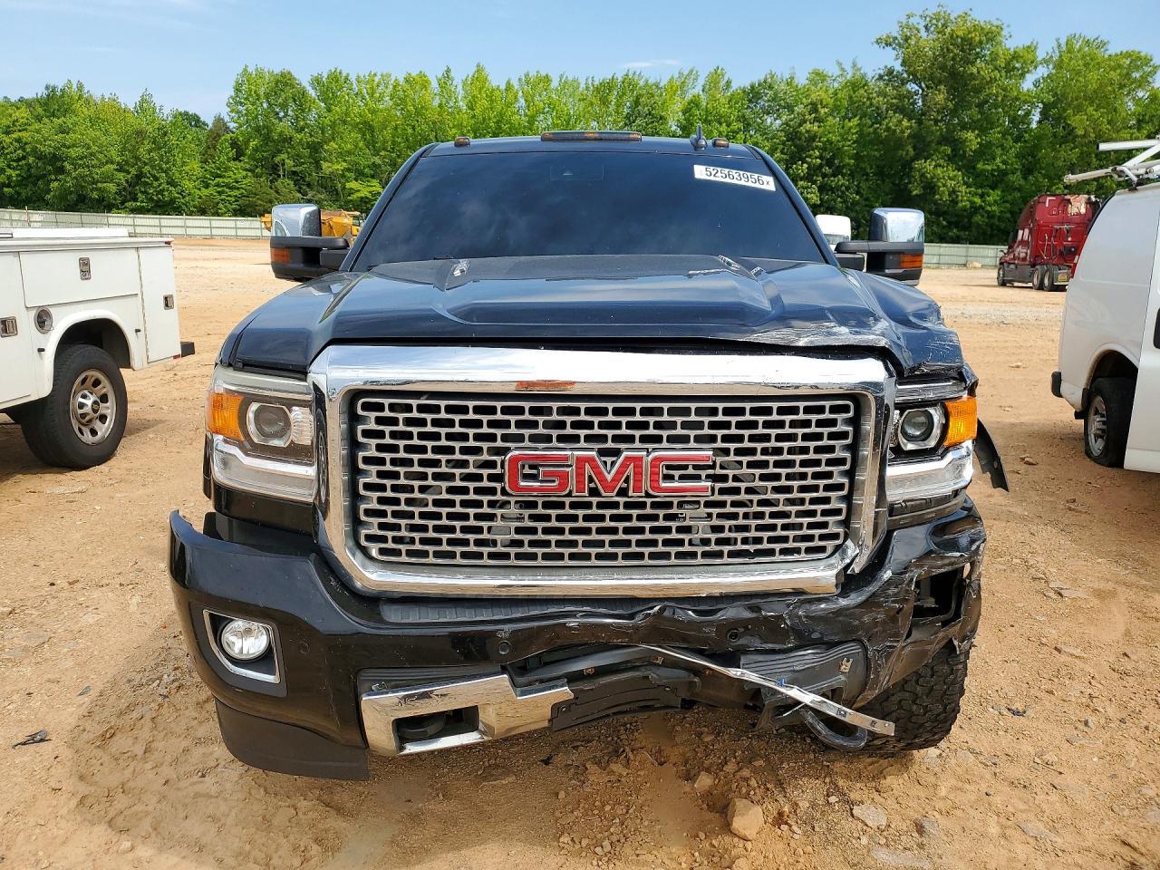 2016 GMC Sierra K2500 Denali - Image 5