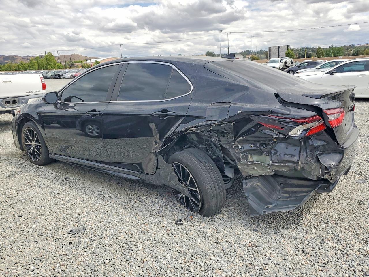 2023 Toyota Camry Se - Фото 2
