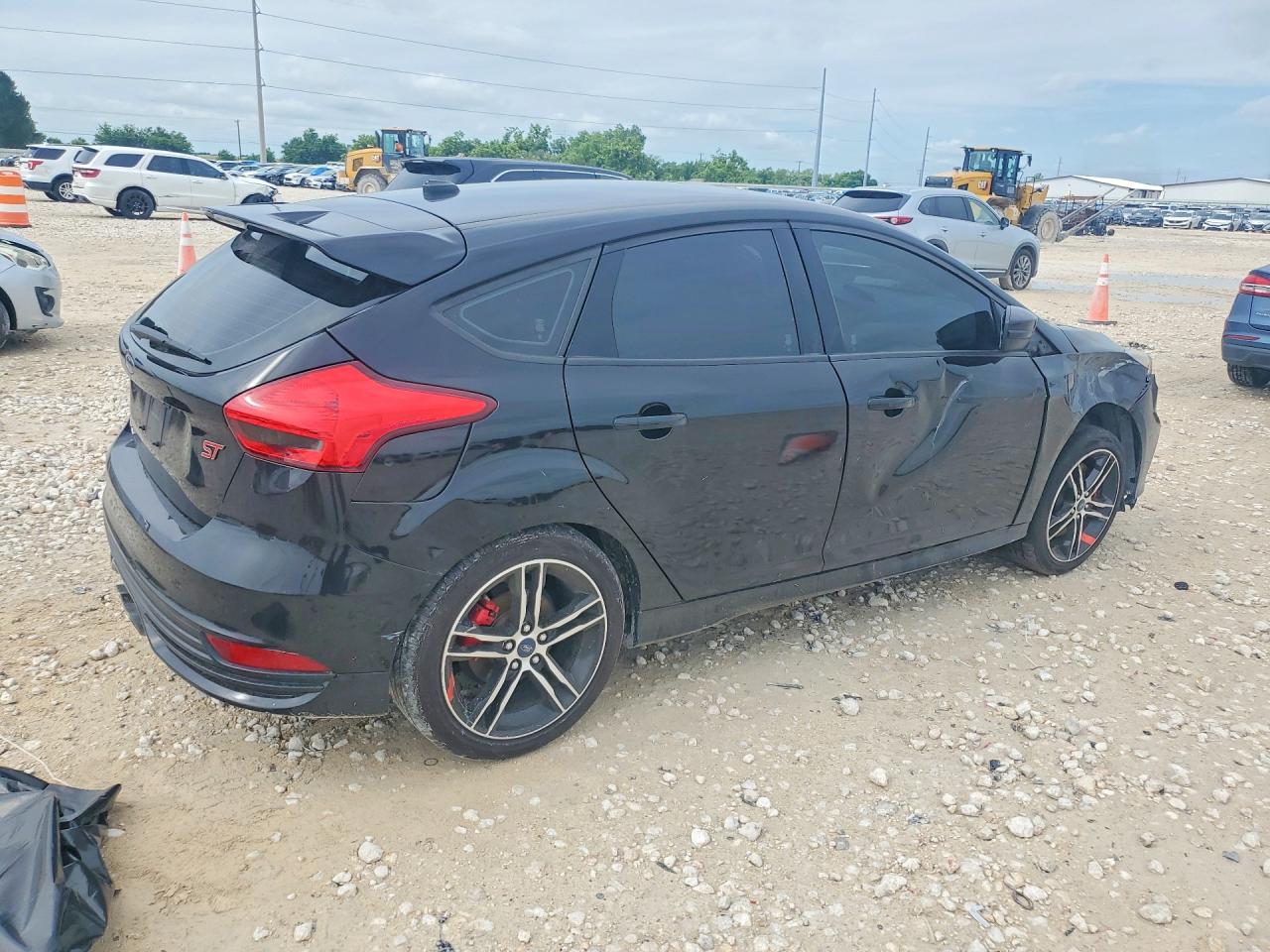 2016 Ford Focus St - Фото 3