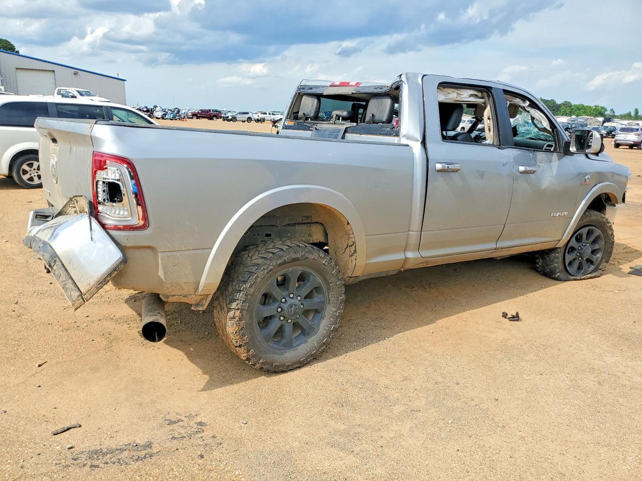 2021 Ram 2500 Laramie - Фото 3