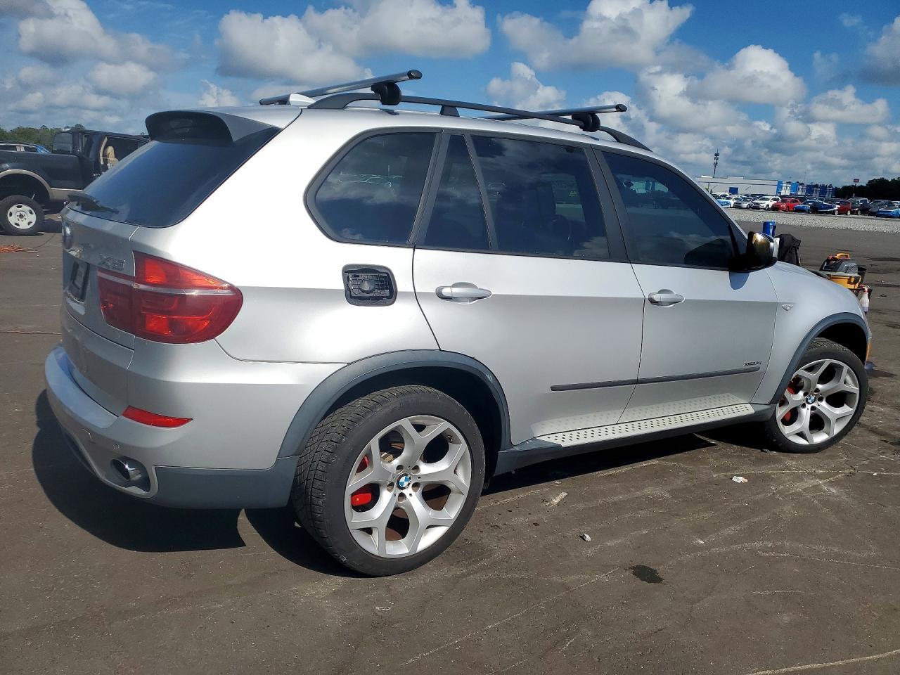 2011 BMW X5 xDrive35I - Фото 3
