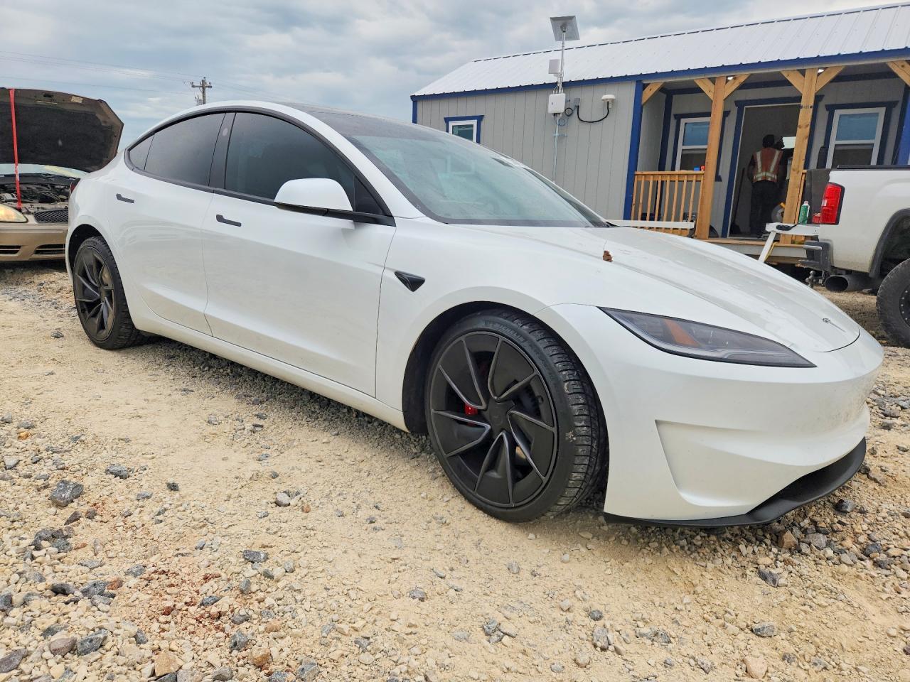 2024 Tesla Model 3 - Фото 4