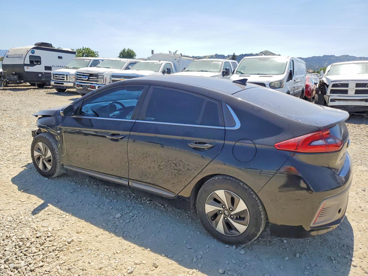 2019 Hyundai Ioniq Sel - Image 2