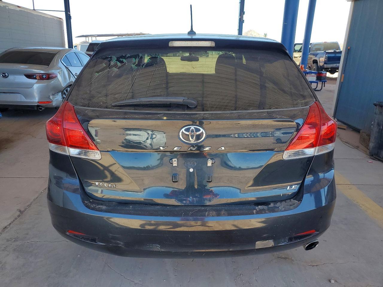 2015 Toyota Venza Le - Image 6