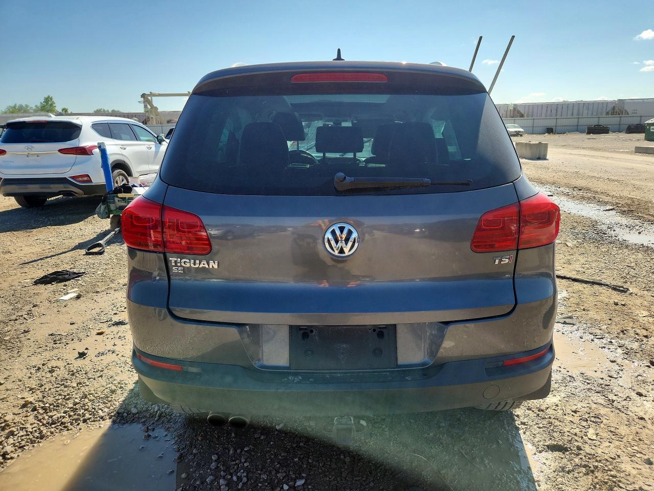 2016 Volkswagen Tiguan S - Фото 6