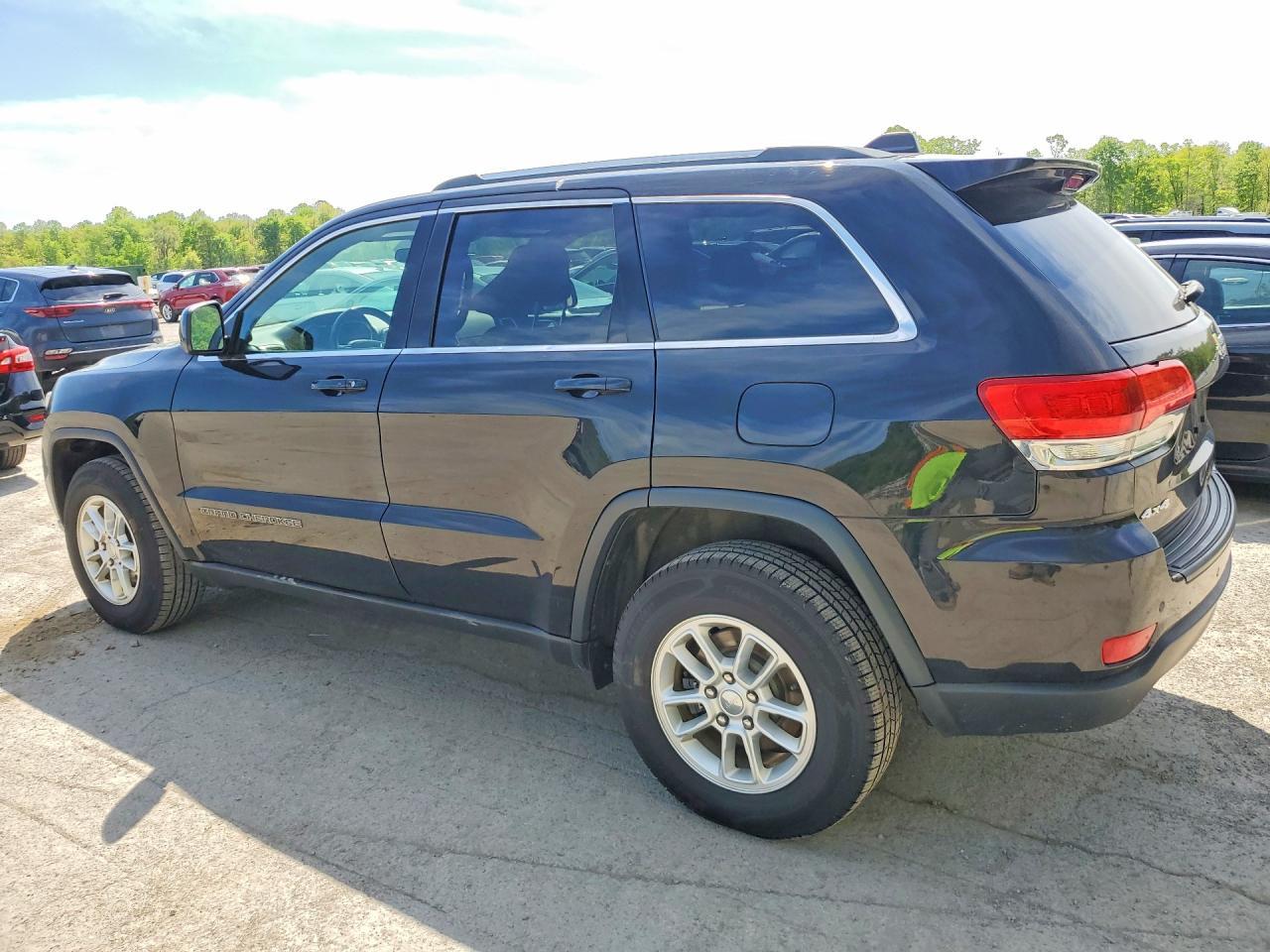 2019 Jeep Grand Cherokee Laredo - Фото 2