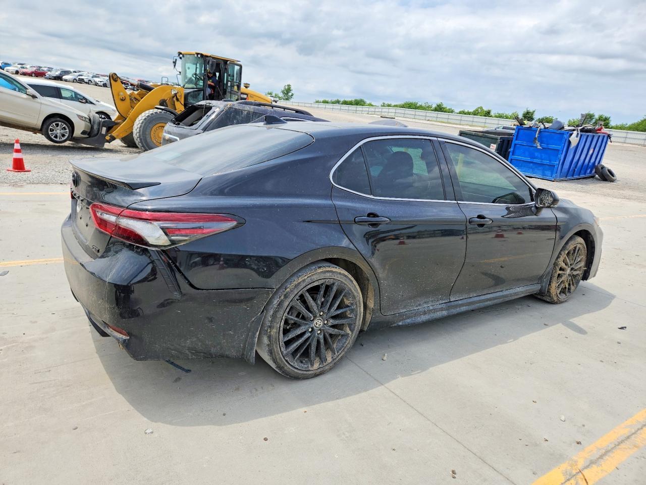 2023 Toyota Camry Xse - Фото 3