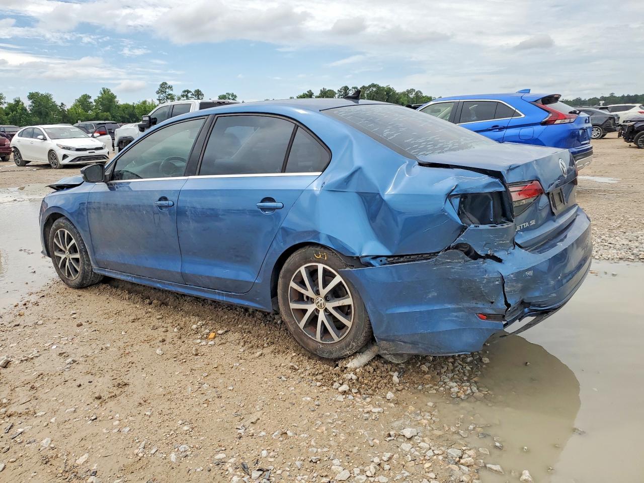 2017 Volkswagen Jetta - Фото 2