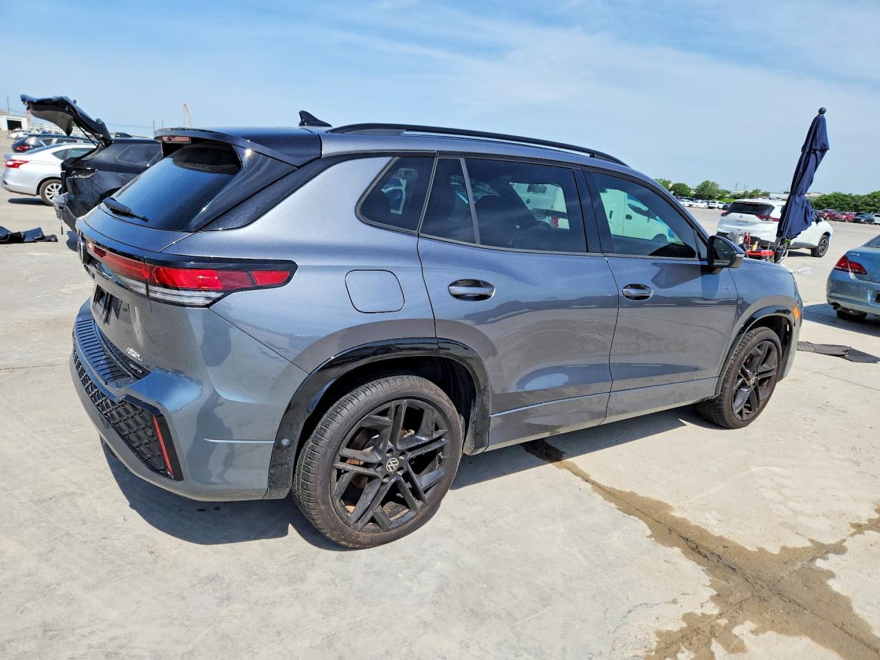 2025 Volkswagen Tiguan Se R-Line Black - Фото 3