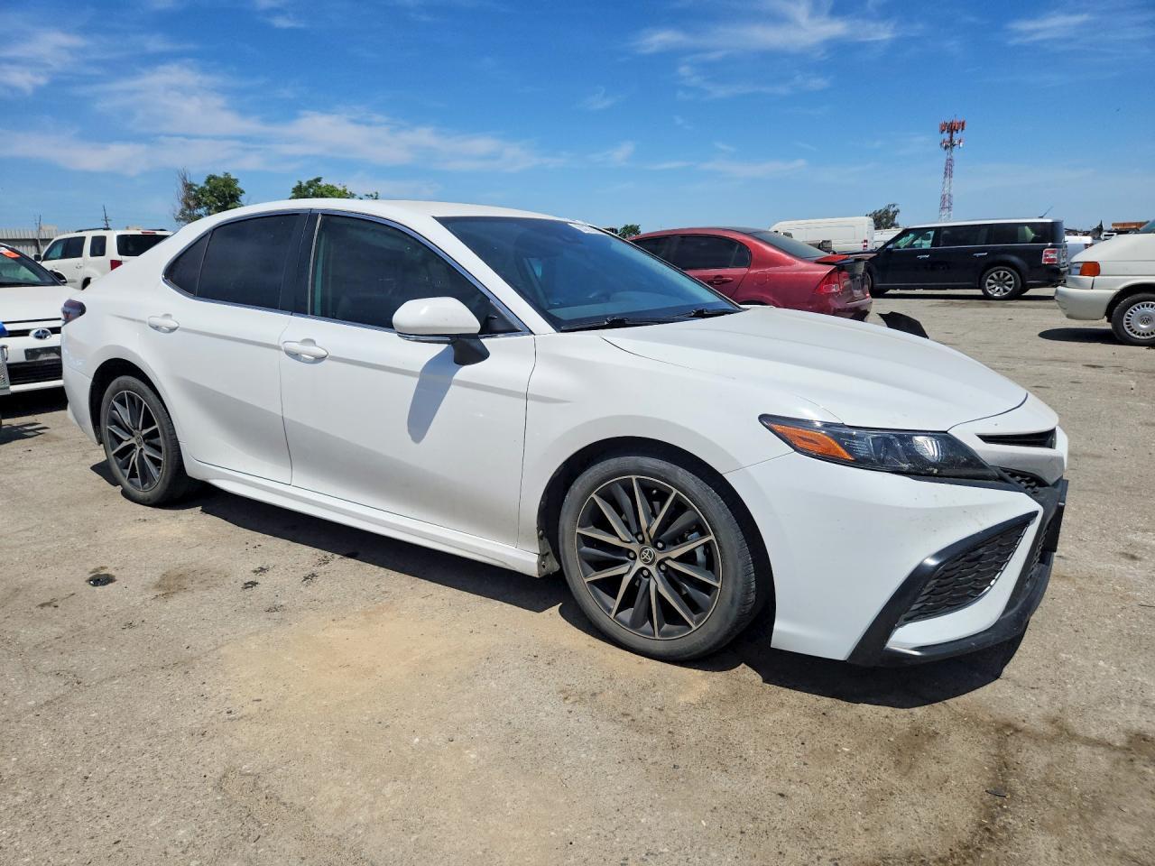 2023 Toyota Camry Se - Фото 4