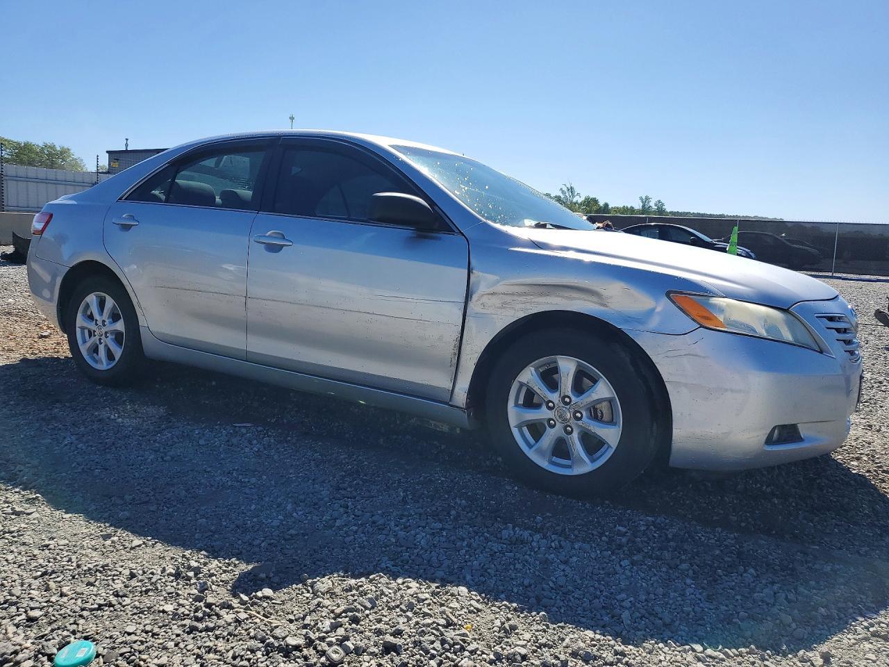 2011 Toyota Camry Le - Фото 4