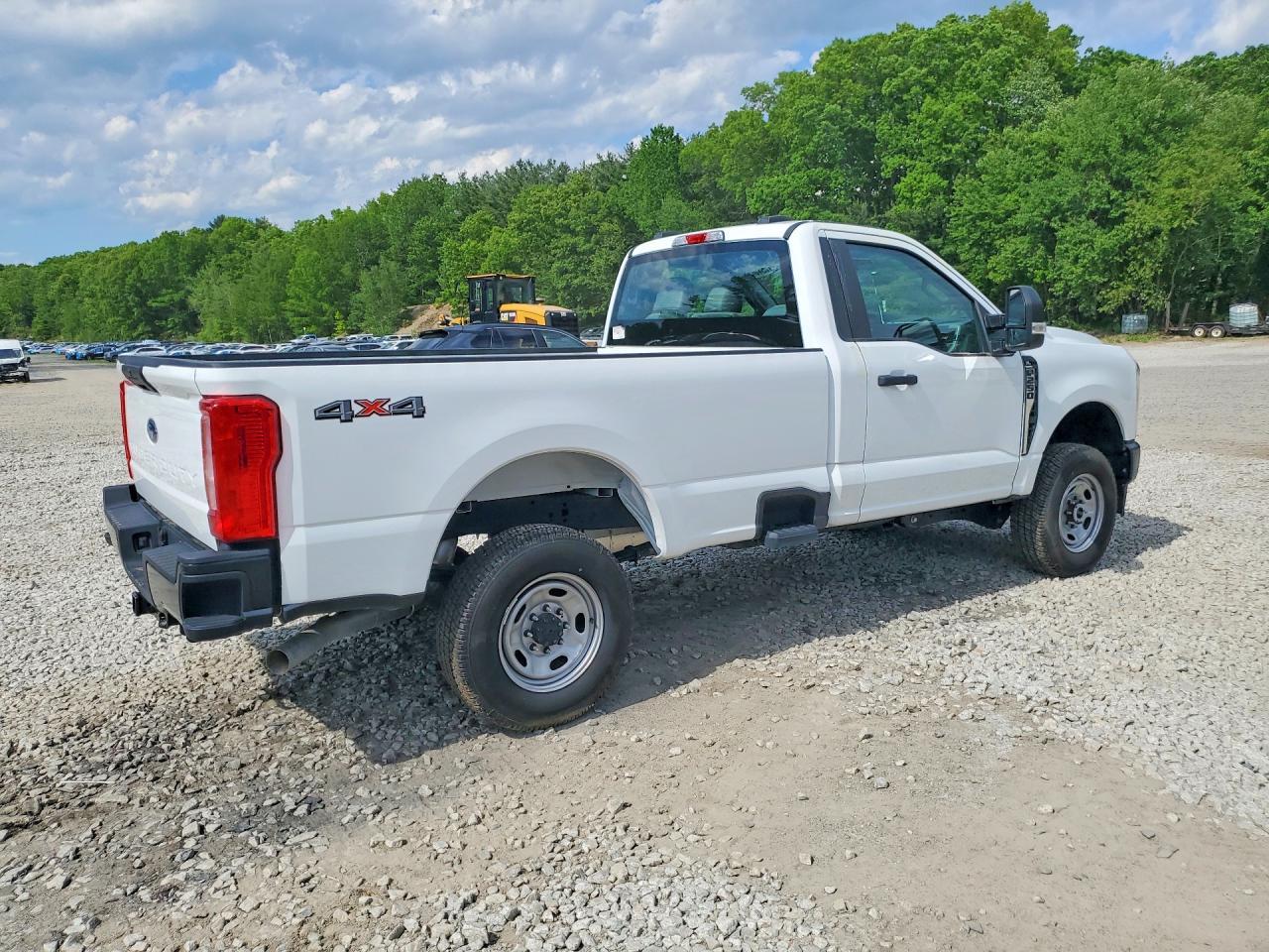2023 Ford F250 Super Duty - Фото 3