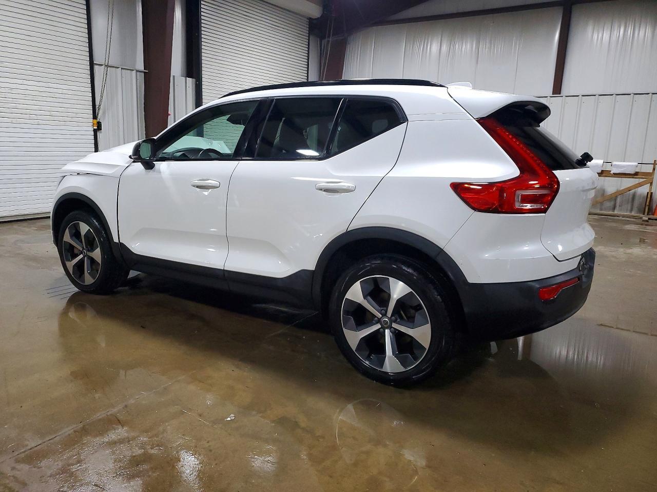 2023 Volvo Xc40 Plus - Фото 2