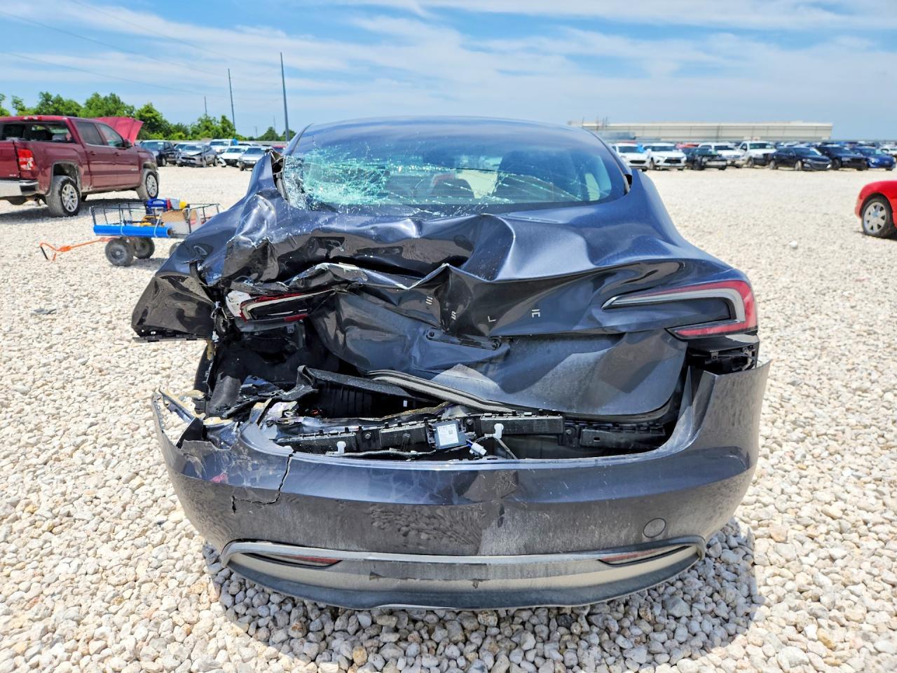 2025 Tesla Model 3 - Image 6