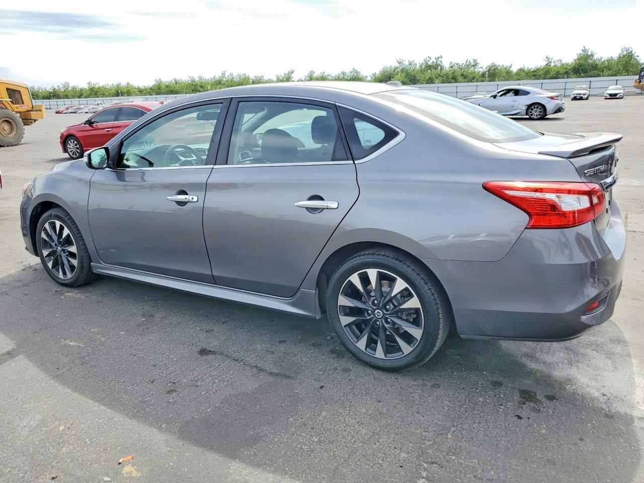 2019 Nissan Sentra Sr - Image 2