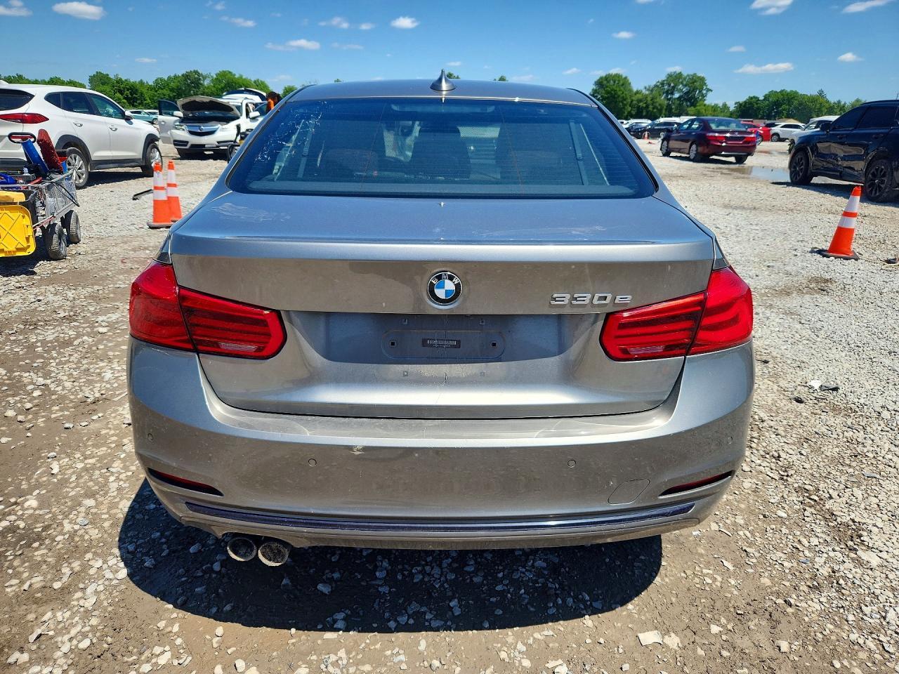 2016 BMW 330E - Фото 6