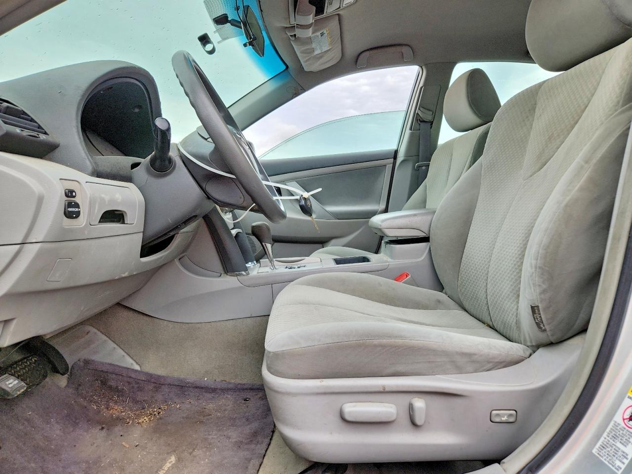 2009 Toyota Camry Le - Image 7