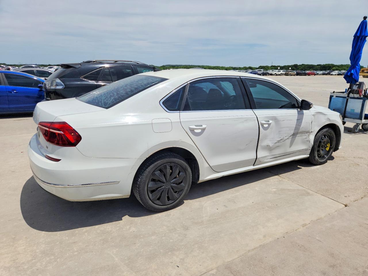 2018 Volkswagen Passat Se - Фото 3