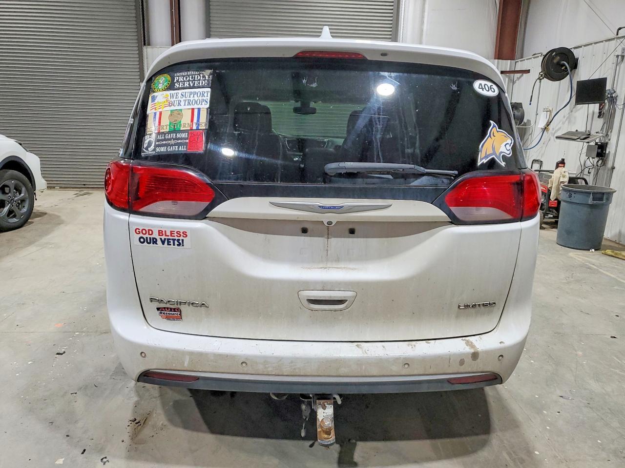 2018 Chrysler Pacifica Limited - Image 6