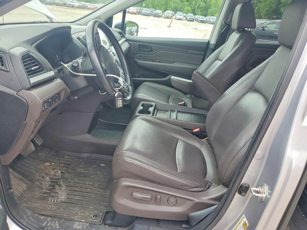 2018 Honda Odyssey Touring - Image 7