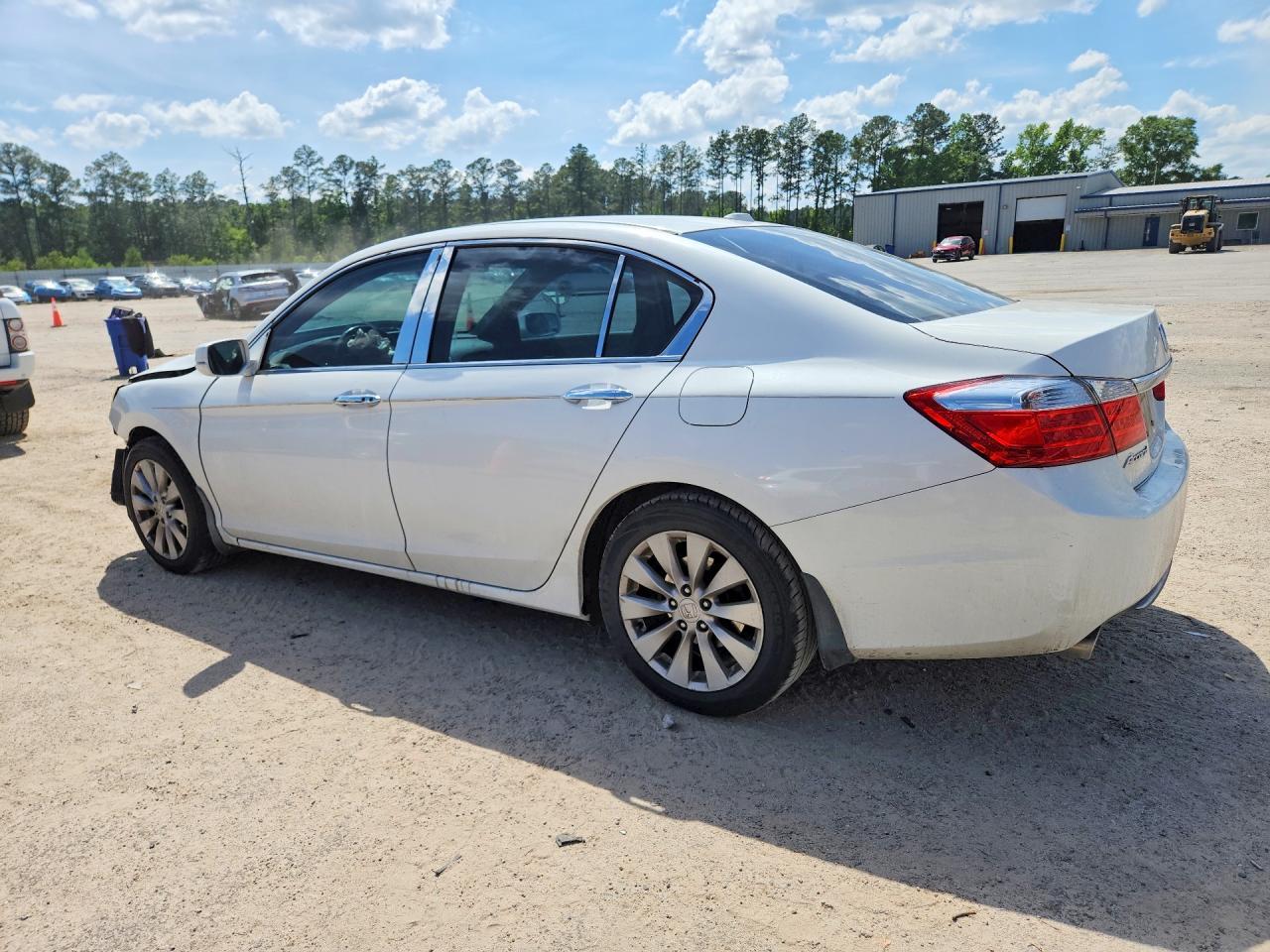 2015 Honda Accord Touring - Image 2