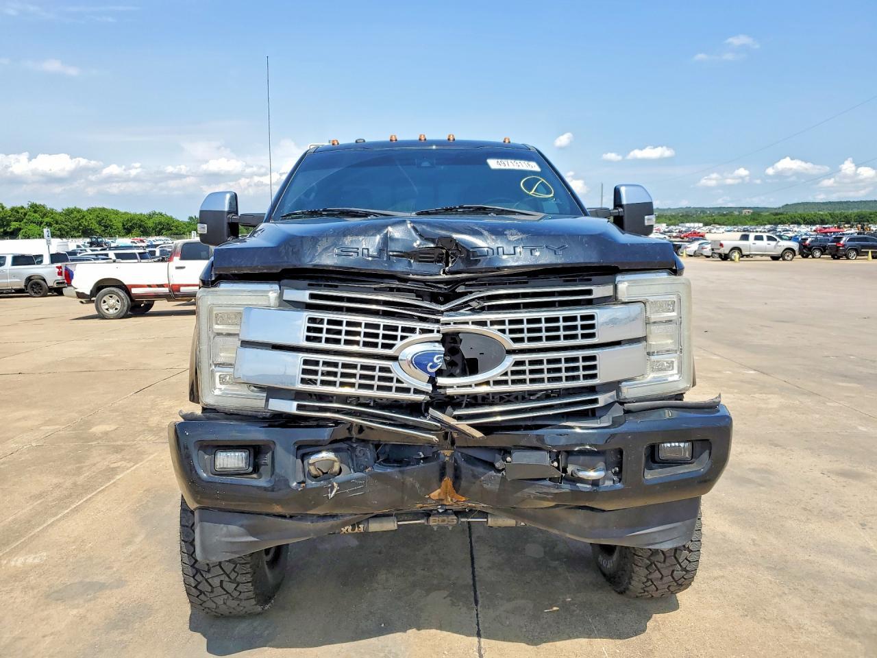 2017 Ford F350 Super Duty - Image 5