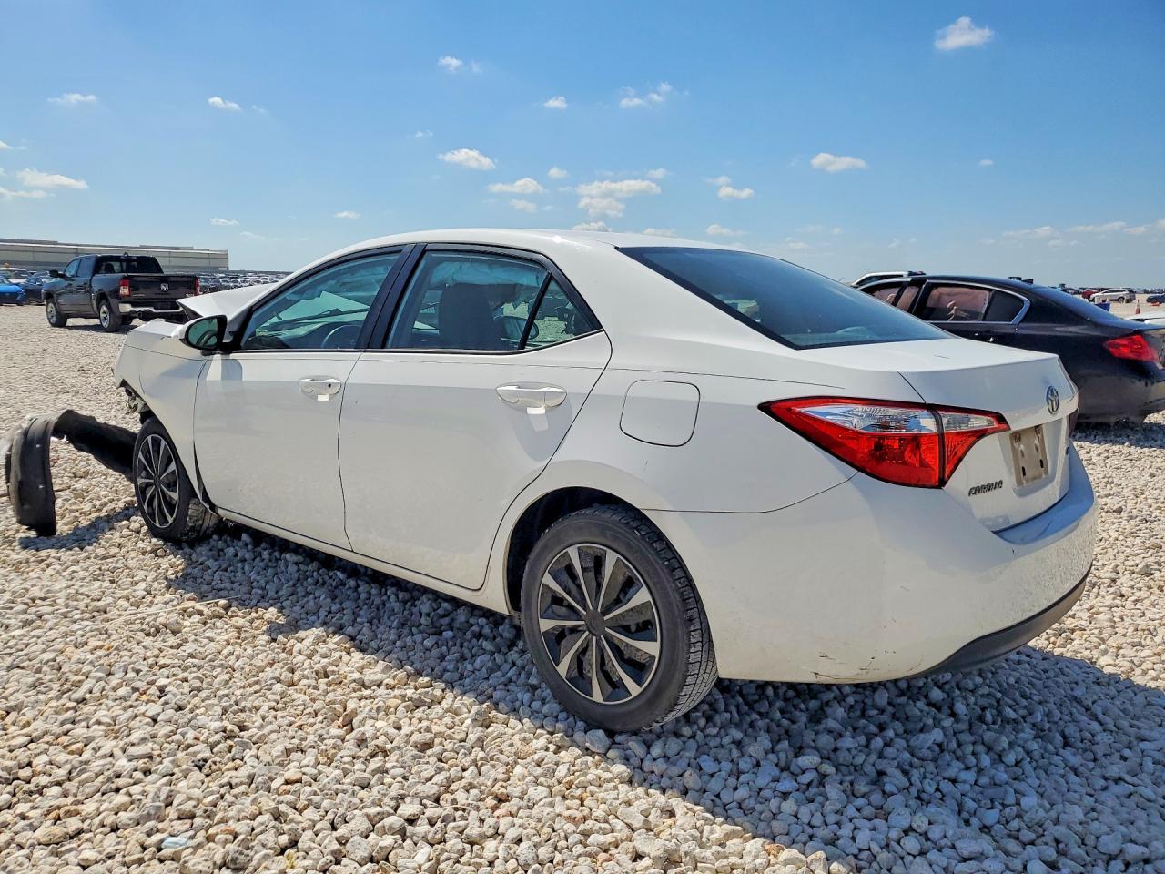 2016 Toyota Corolla Le - Image 2