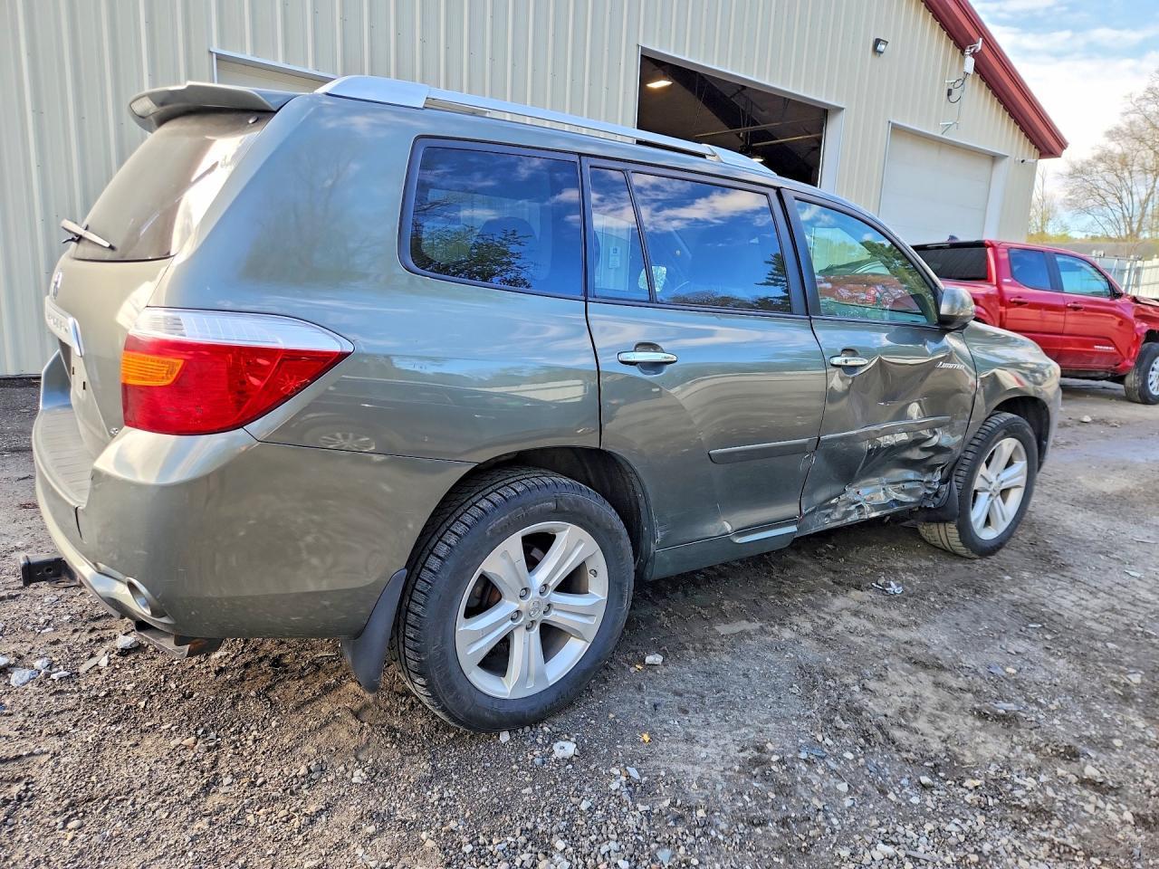 2010 Toyota Highlander Limited - Image 3