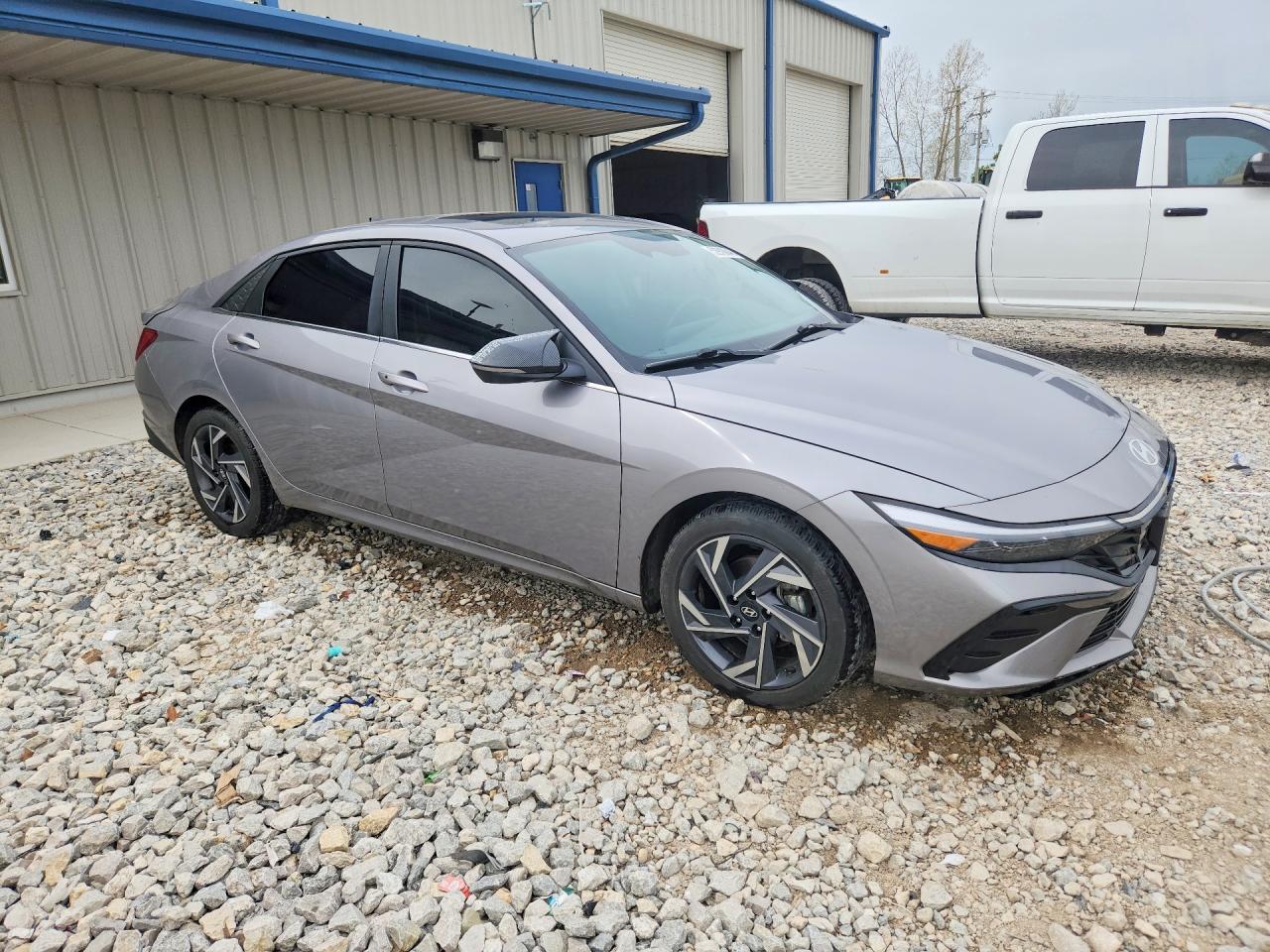 2025 Hyundai Elantra Sel - Фото 4