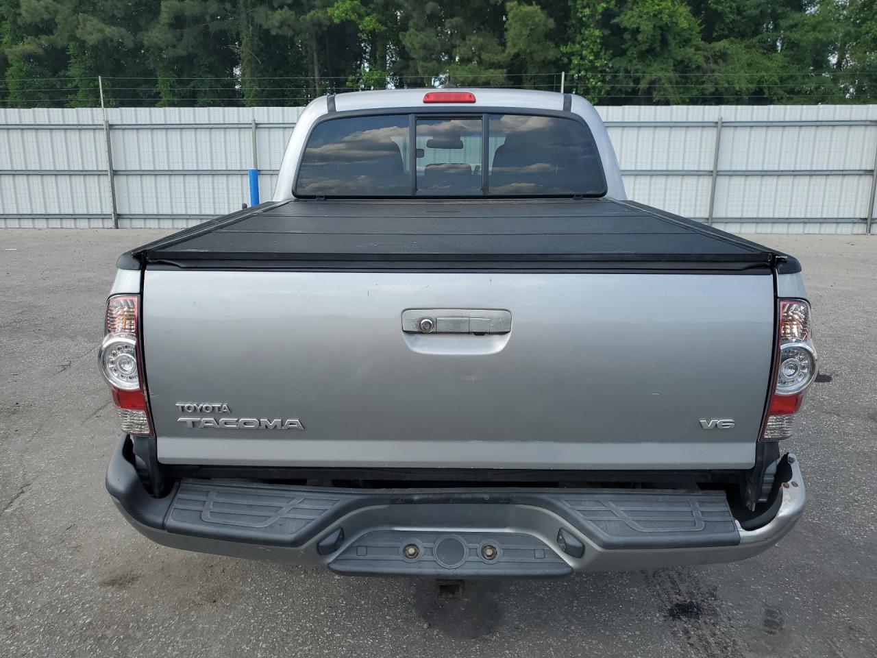 2015 Toyota Tacoma V6 - Фото 6