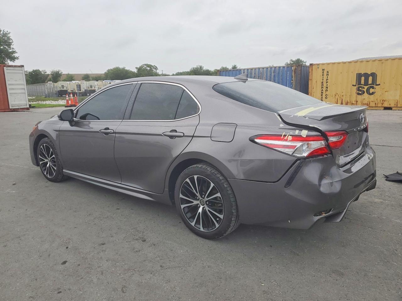 2020 Toyota Camry Se - Image 2