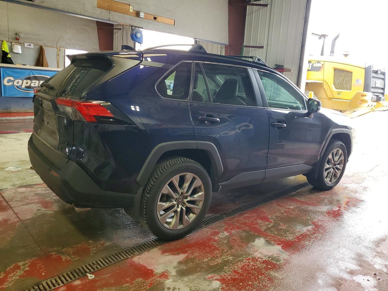 2022 Toyota Rav4 Xle Premium - Image 3