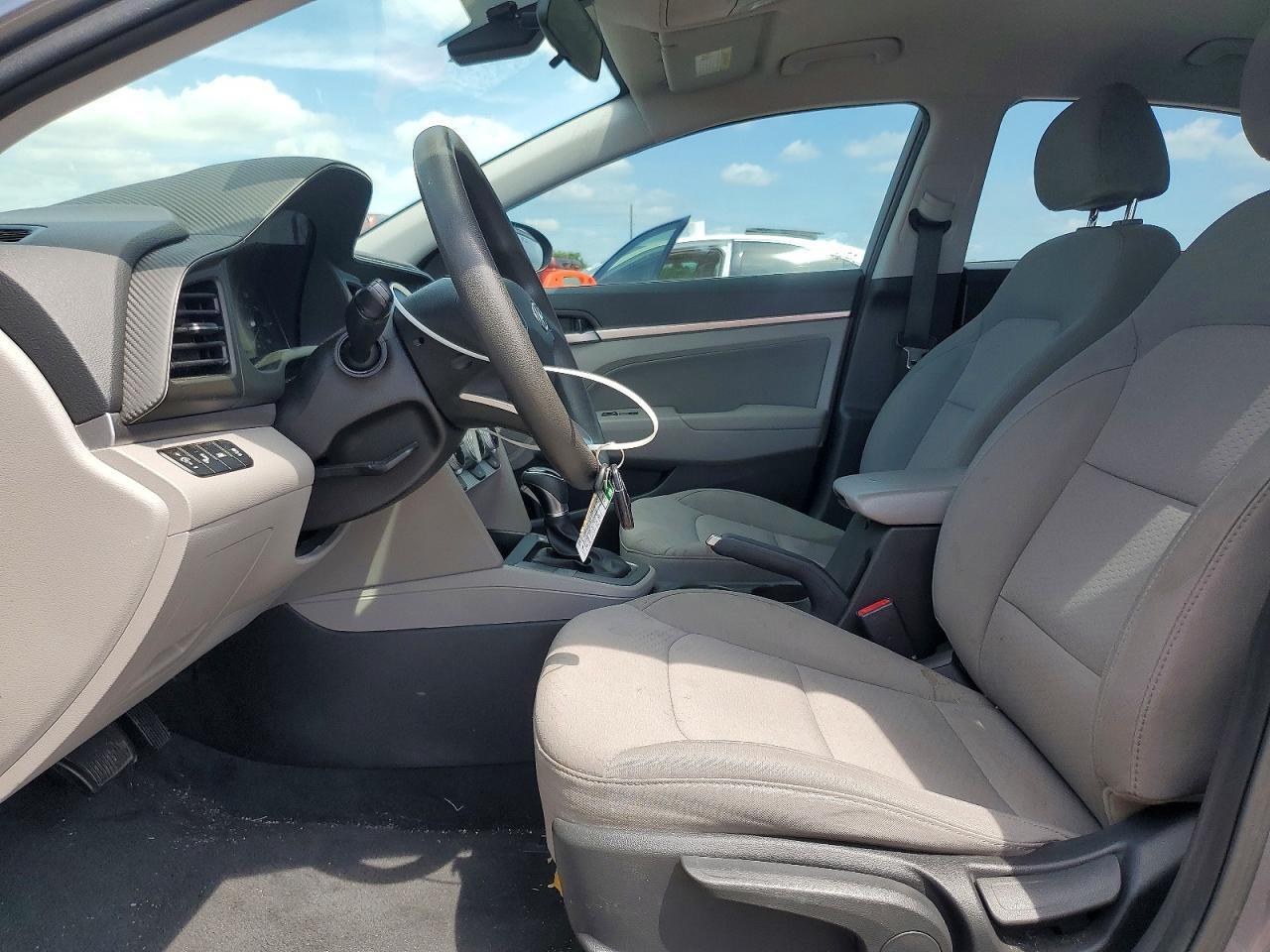 2019 Hyundai Elantra Se - Фото 7