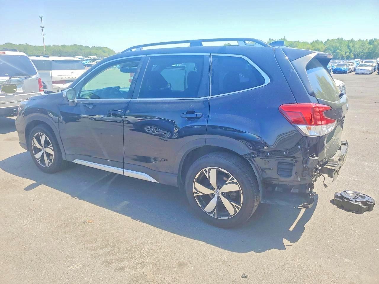 2020 Subaru Forester Touring - Image 2