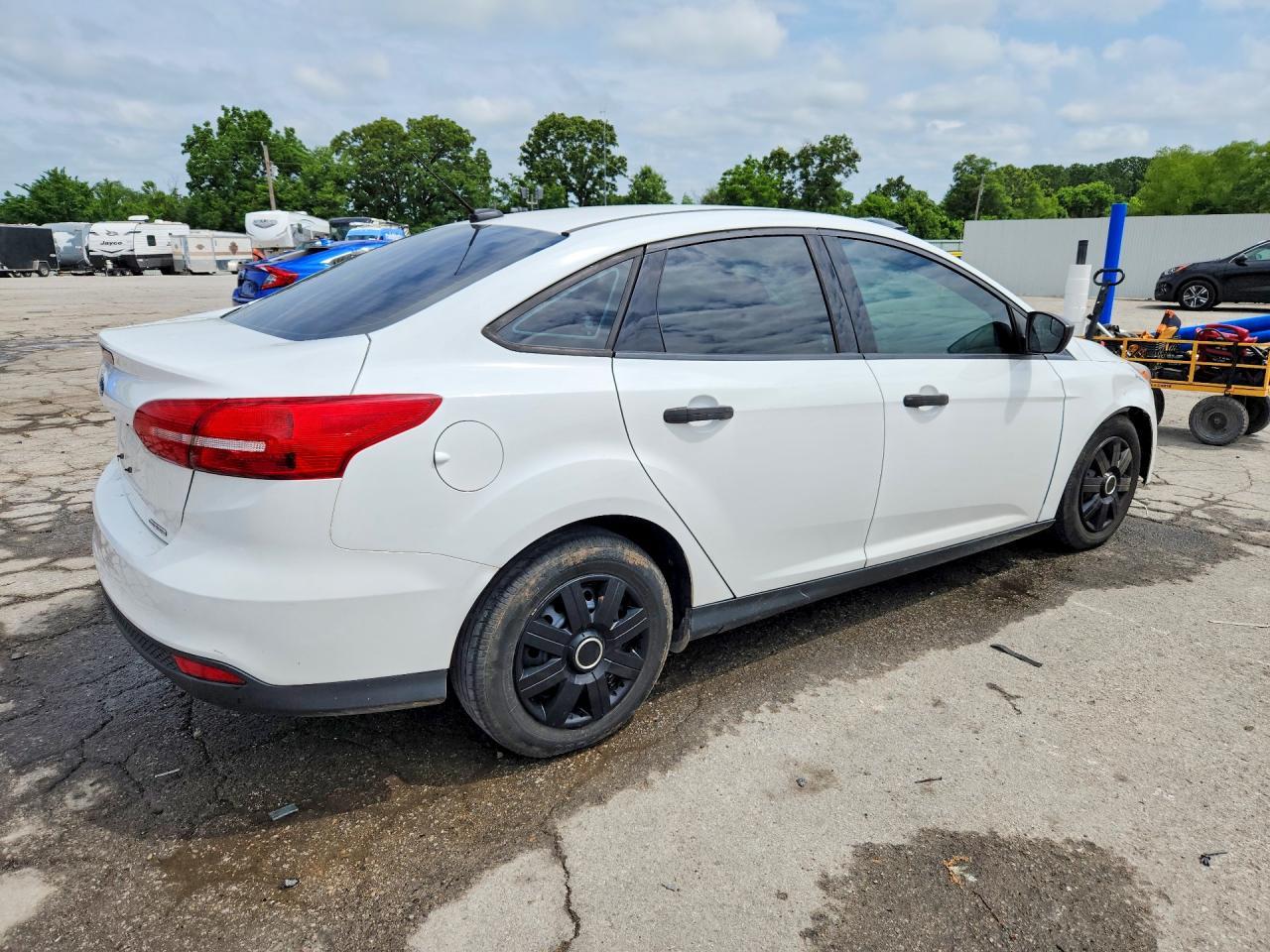 2015 Ford Focus S - Image 3