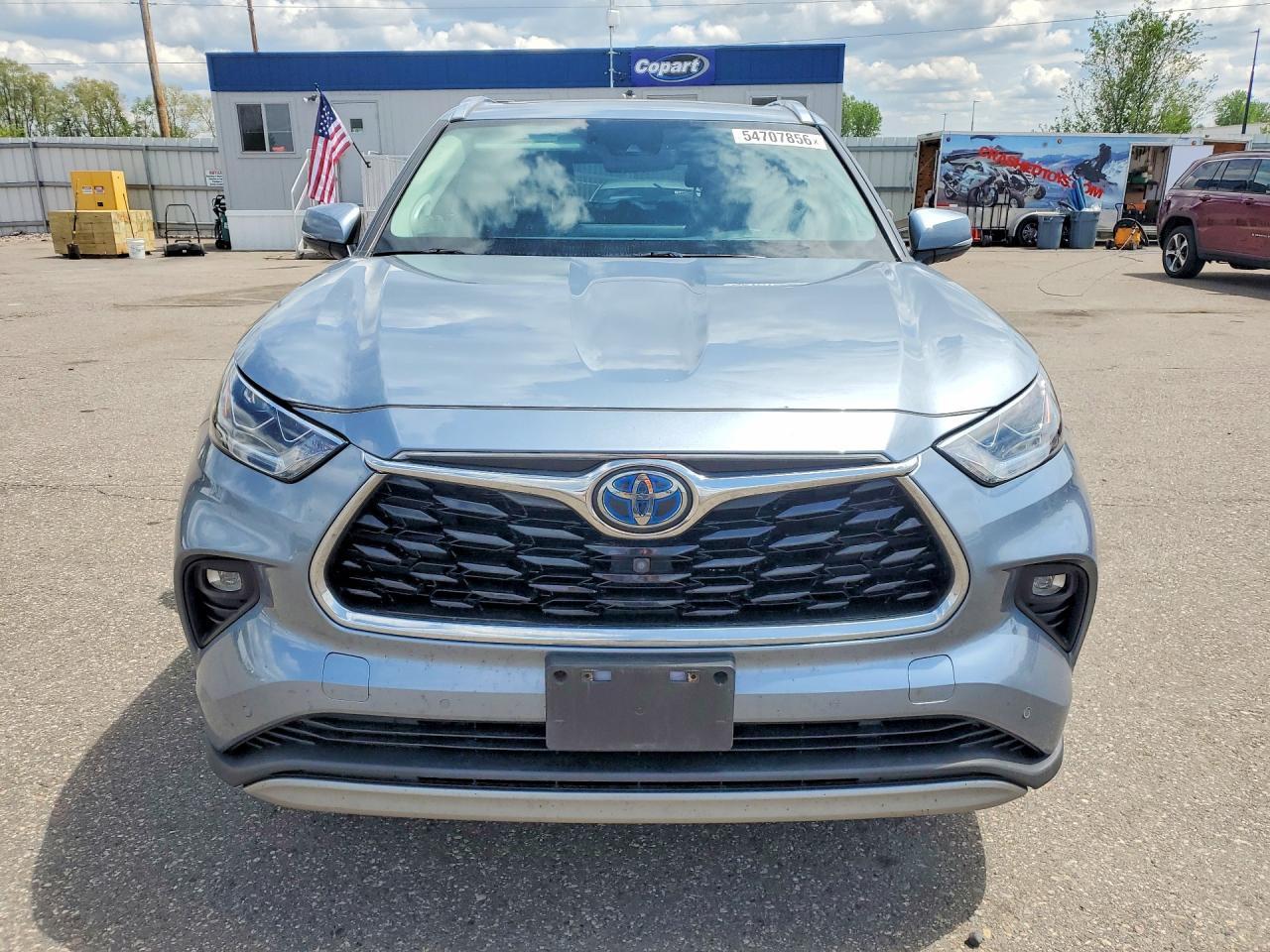 2021 Toyota Highlander Hybrid Platinum - Image 5