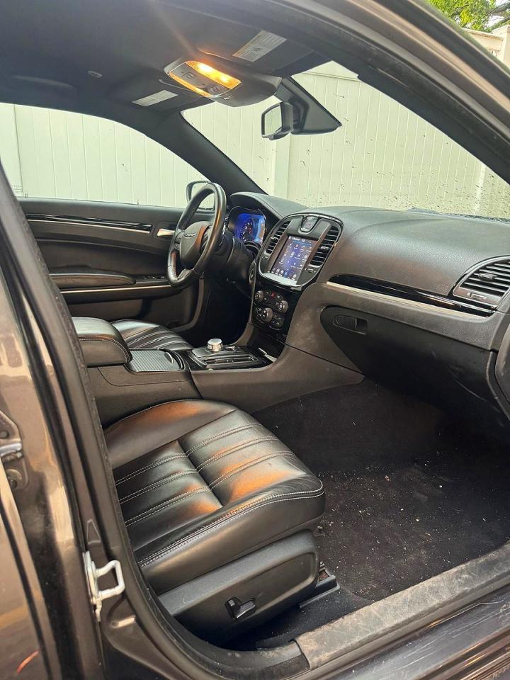 2020 Chrysler 300 S - Image 5